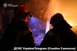 Гасіння пожежі на Полтавщині, що виникла внаслідок російського удару. Ніч на 6 травня 2026 року