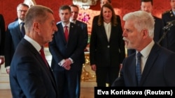 Андрей Бабіш і Петр Павел (праворуч) у день призначення чеського уряду, 9 грудня 2025 року.