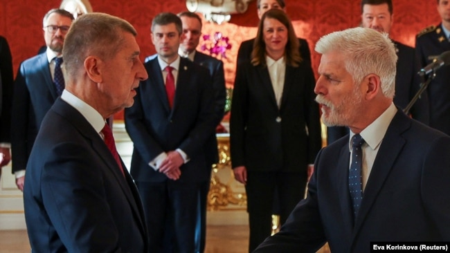 Андрей Бабіш і Петр Павел (праворуч) у день призначення чеського уряду, 9 грудня 2025 року