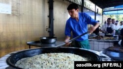 Яке аз ошхонаҳои шаҳри Тошканд.