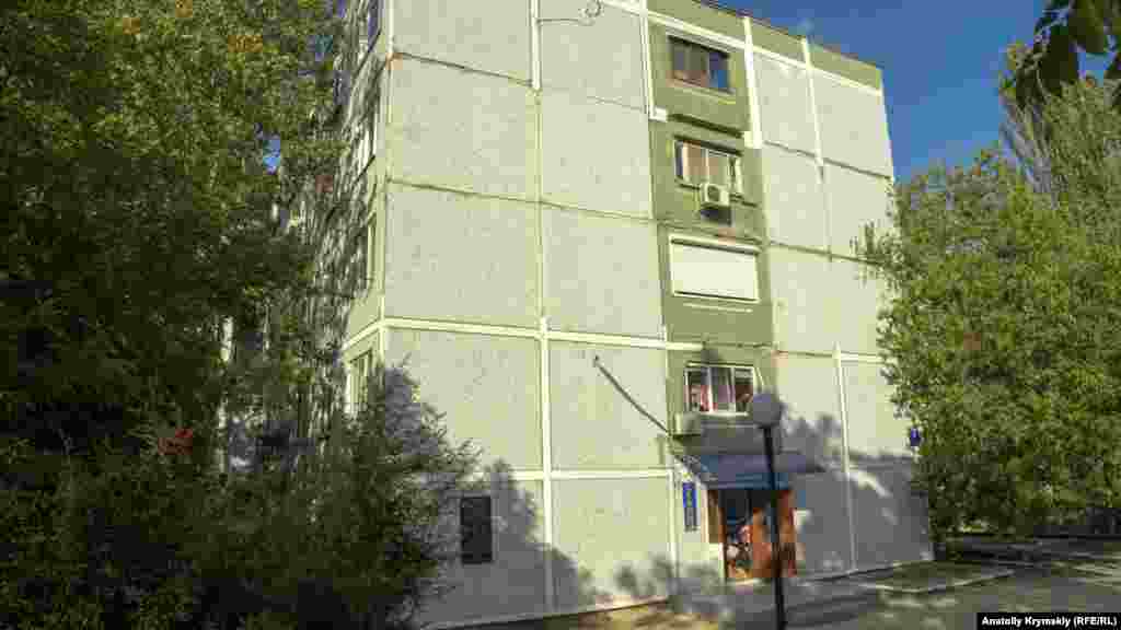 Первый пятиэтажный дом, общежитие №3, в Щелкино построили 1979 году
