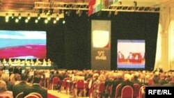 В Москве сегодня открылся VI съезд Федерации независимых профсоюзов России. В нем участвуют порядка 700 делегатов от профсоюзных объединений