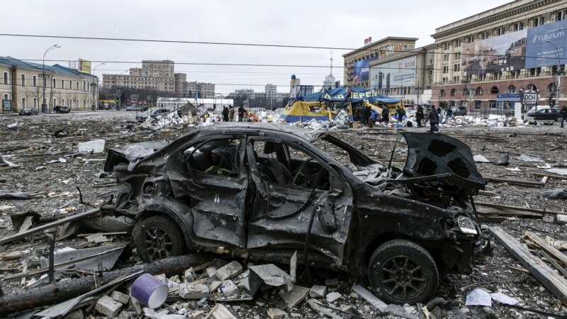 Forțele militare ruse continuă bombardarea orașelor ucrainene