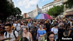 В столице Венгрии в субботу тысячи людей приняли участие в Будапештском прайде