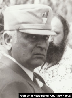 Дмитро Павличко, 1990 рік