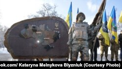 В Никополе открыли памятник «Защитник Украины»