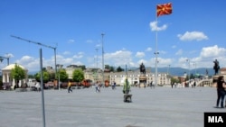 Изградба на нова фонтана на плоштад „Македонија“.