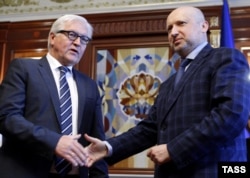 Frank-Walter Steinmeier şi Oleksandr Turcinov, la Kiev, 13 mai 2014