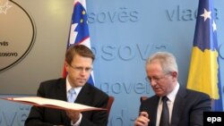 Samuel Zhbogar, ministër i Jashtëm i Sllovenisë dhe Skënder Hyseni, ministër i Jashtëm i Kosovës (Prishtinë, 19 prill 2009)