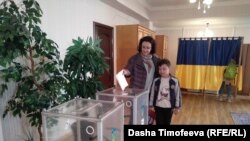 Избирательный участок в здании Посольства Украины в Бишкеке. 31 марта. 