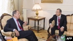 Министр иностранных дел России Сергей Лавров и генеральный секретарь ООН Пан Ги Мун