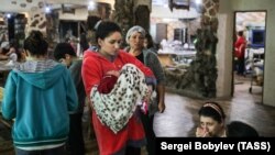 ARMENIA -- Refugees from Nagorno-Karabakh stay at a hotel in the Armenian border city of Goris, October 5, 2020