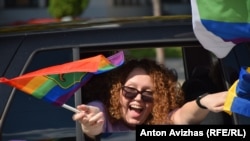 Завжди актуальні права і свободи: АвтоПрайд за права ЛГБТК+ спільноти у Харкові (фоторепортаж)