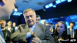 Глава РЖД Владимир Якунин на Петербургском экономическом форуме, 20 июня 2013 года