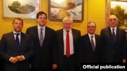 U.S. - Foreign Ministers Elmar Mammadyarov (R) of Azerbaijan and Zohrab Mnatsakanian (second from right) of Armenia pose for a photograph with the OSCE Minsk Group co-chairs in New York, 26 September 2018.