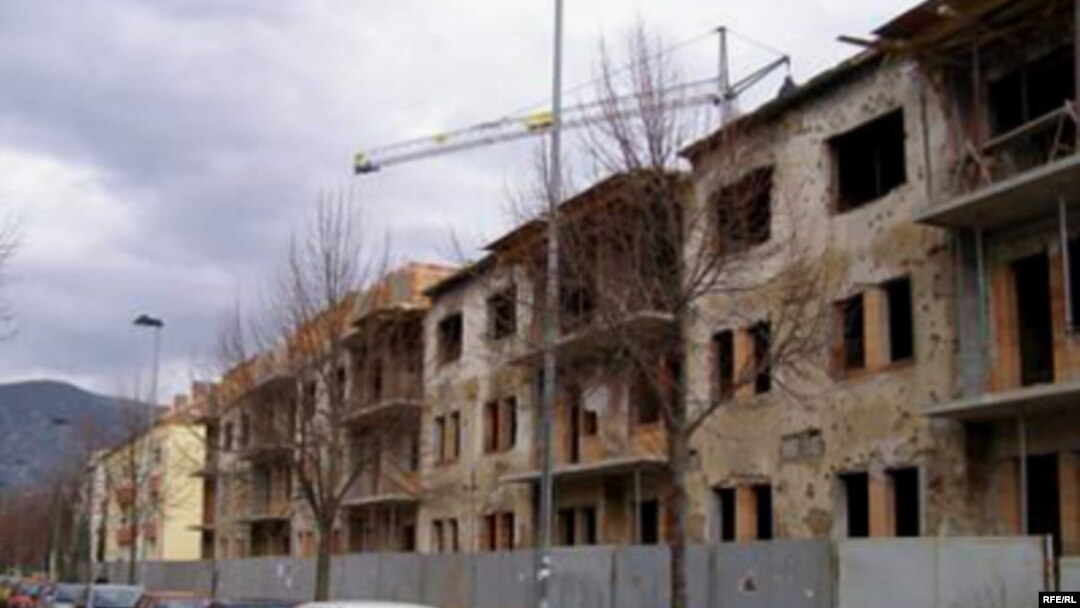 U Mostaru je još mnogo neobnovljenih kuća, arhiv