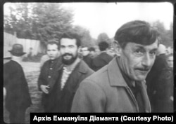 Віктор Некрасов у Бабиному Яру, 24 вересня 1966 року. Стоп-кадр зі зйомок Едуарда Тімліна. Архів Аміка Діаманта