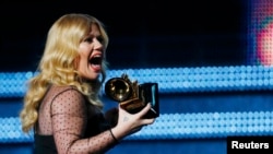 Келли Кларксон - лауреат премии Grammy 2013 года