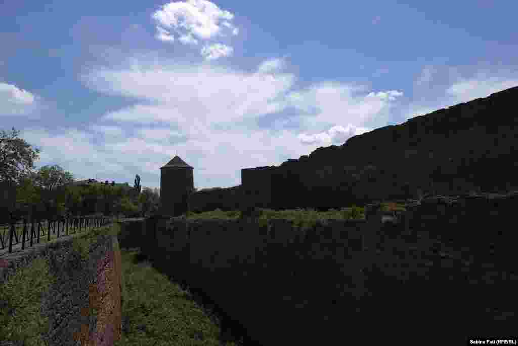 Cetatea Albă 2016, fortificațiile exterioare.