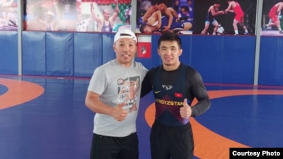 Ұйықтап жатқан мас әйелдердің порносы