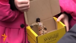 Ukrainian Children Send Toy Soldiers To Putin