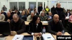 Дел од обвинетите во предметот за пожарот во Кочани на првото рочиште на 19 ноември.