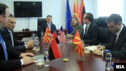Помошникот државен секретар на САД Викторија Нуланд на средбa со лидерoт на ВМРО-ДПМНЕ Никола Груевски, Скопје