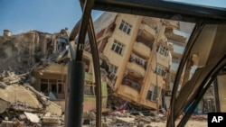 ساختمان های ویران شده در اثر زلزله در ترکیه