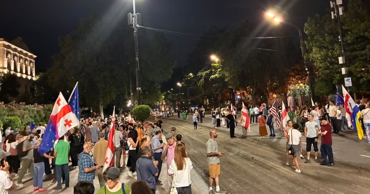 სარეაბილიტაციო სამუშაოების დაწყების შემდეგ დემონსტრანტები ჩაკეტილ რუსთაველზე გადავიდნენ