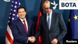 Kancelari gjerman Merz takohet me sekretarin amerikan të Shtetit, Rubio, gjatë Konferencës së Sigurisë në Munih (MSC).