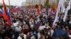 Участники митинга оппозиции в московском районе Марьино 
