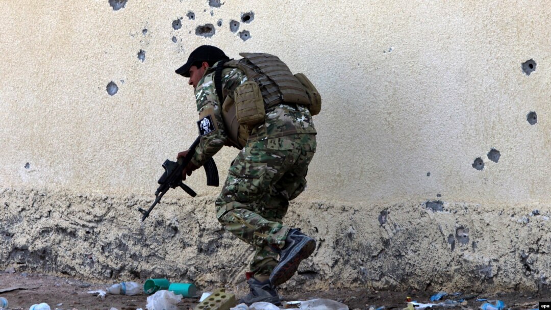 سرباز ارتش عراق در نزدیکی رمادی