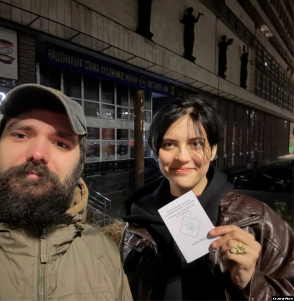 Поліна разом із кримчанином Богданом Кротевичем у Києві