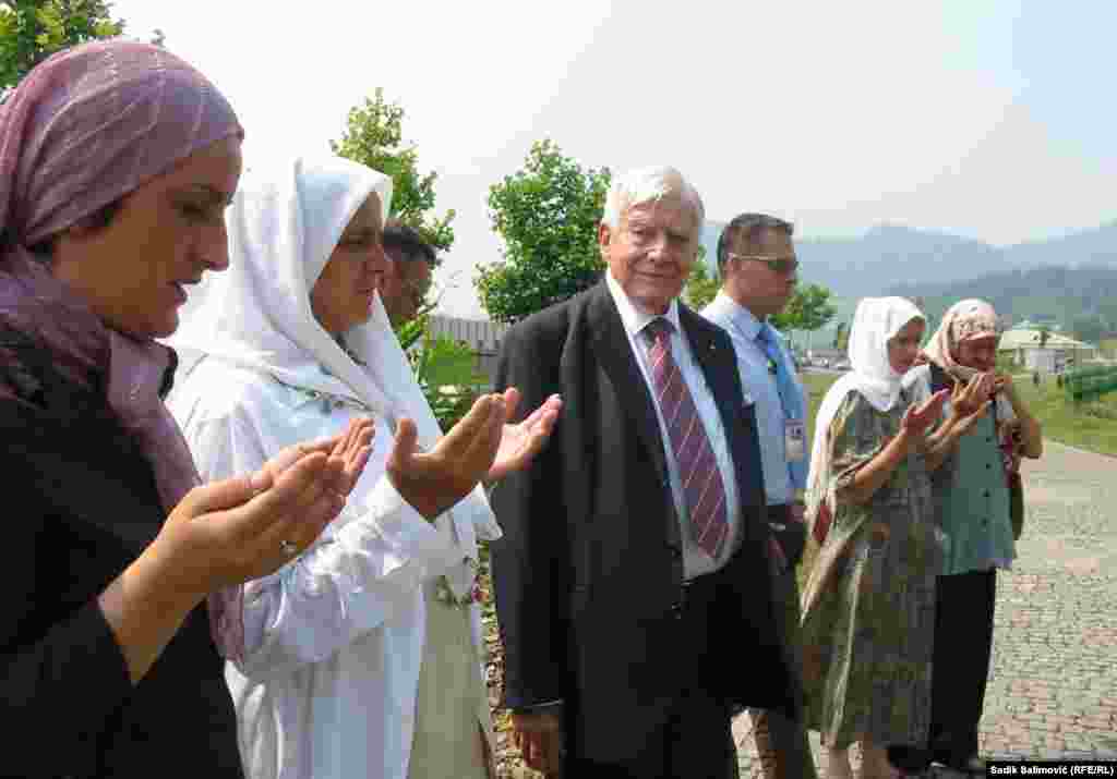 Zakon o Memorijalnom centru Srebrenica-Potočari Spomen obilježje i mezarje za žrtve genocida, 25. juna 2007. godine donio je bivši visoki predstavnik Međunarodne zajednice u Bosni i Hercegovini Christian Schwarz-Schilling, kratko prije isteka njegovog mandata. 