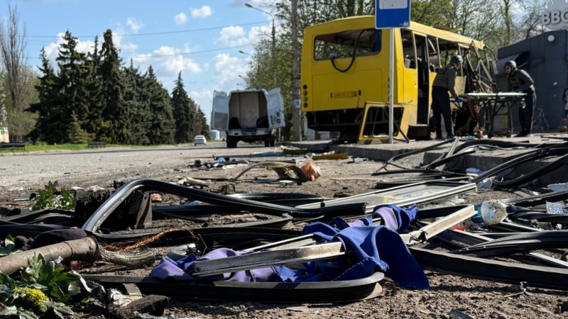 Війська РФ вдруге за день вдарили по автобусу на Нікопольщині, поранені 5 людей – влада