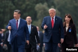 Președintele SUA, Donald Trump, și președintele chinez, Xi Jinping, vizitează Templul Cerului din Beijing, China, pe 14 mai 2026.