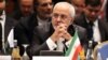 ظریف می گوید:‌ آمریکا اتهامات بی‌پایه‌ای را با نشان دادن یک تکه آهن علیه جمهوری اسلامی ایران مطرح می‌کند.