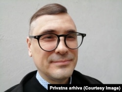 Boris Varga, politikolog i novinar, za RSE kaže da u Srbiji neguju privrženost Rusiji kao "prikriveni antizapadni sentiment".