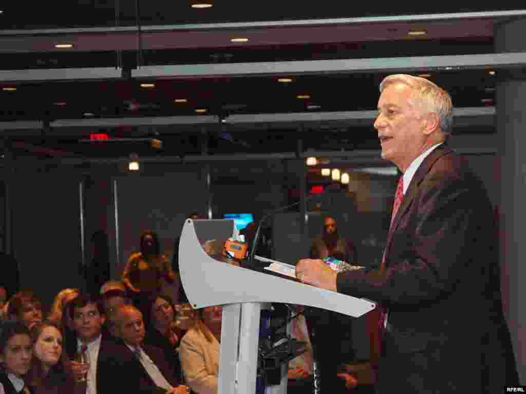 Broadcasting Board of Governors (BBG) Chairman Walter Isaacson takes the podium during RFE's 60th anniversary celebration in Washington, DC.