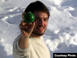 Miloš Milisavljević, (23) student elektrotehnike i direktor firme “Strawberry energy”