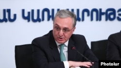 Armenia - Foreign Minister Zohrab Mnatsakanian at a press conference in Yerevan, April 21, 2020