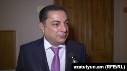 Руководитель парламентской фракции Республиканской партии Армении Ваграм Багдасарян дает интервью Радио Азатутюн, Ереван, 18 мая 2016 г,