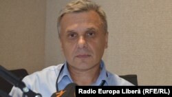 Analistul politic Igor Boțan în studioul Europei Libere de la Chișinău