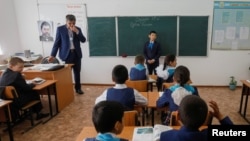 Урок в сельской школе в Кызылординской области Казахстана.