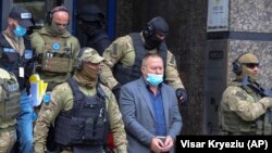 Уапсен Хисни Гуцати
