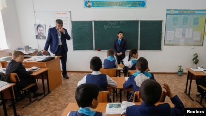 Қызға арналған порно видео аяқталады