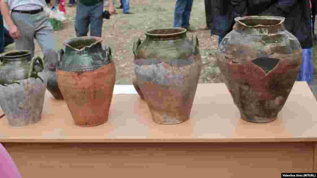 Ceramică datată 1912, exponate de la Muzeul din Iurceni.