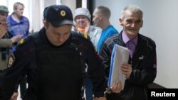 Юрий Дмитриев в суде Петрозаводска, июнь 2017 года (архивное фото)
