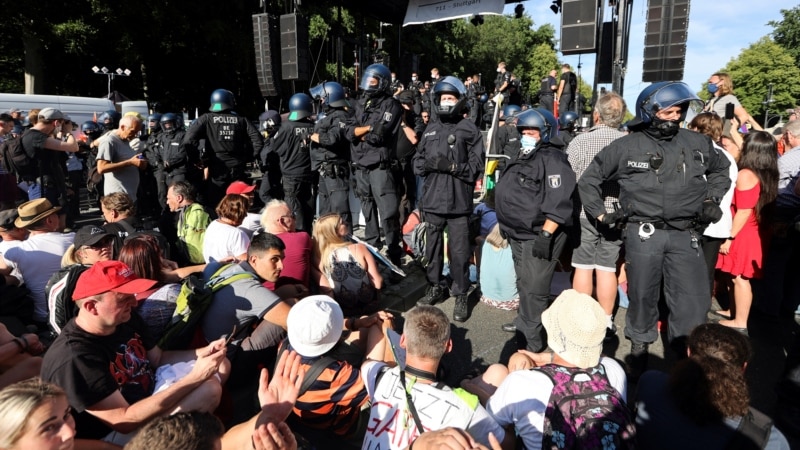 Više od 40 policajaca povređeno na protestima u Berlinu 