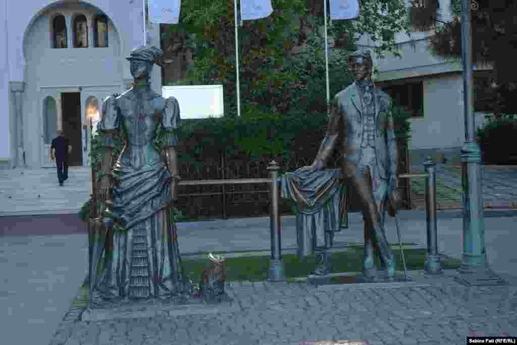 Ialta, Crimeea 2016. &nbsp;Cehov și &ldquo;Doamna cu cățelul&rdquo;, pe faleza Lenin